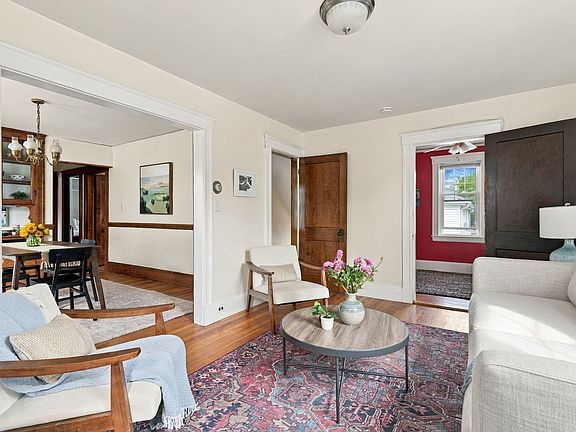 2nd image of 702-704 Mount Auburn St