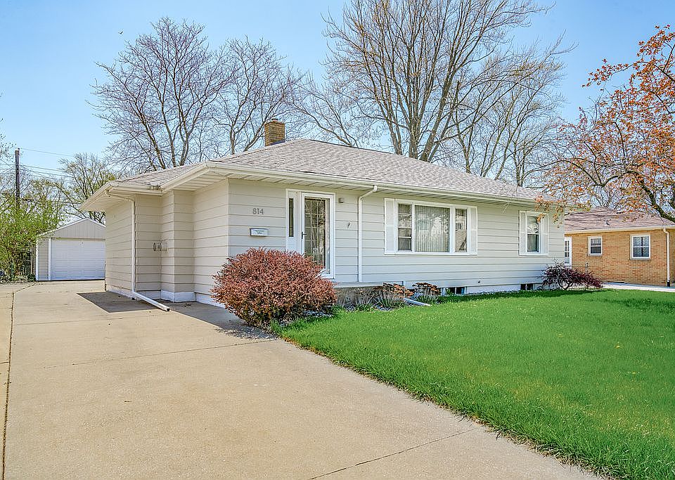 1st image of 814 Botham Ave