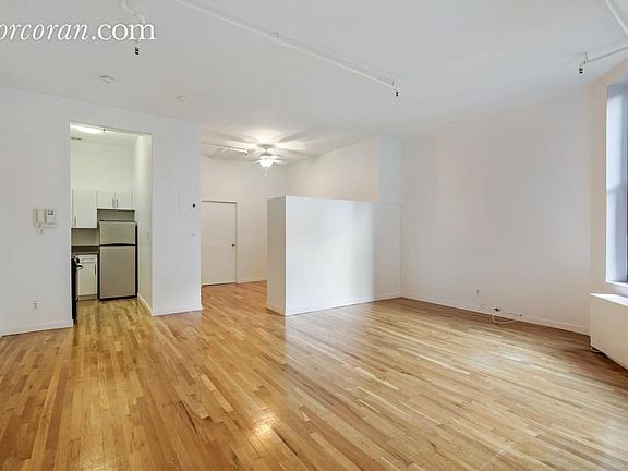 4th image of 17 E 13th St APT 5D