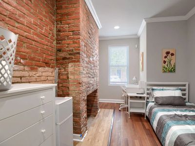 1809 E Pratt St, Baltimore, MD, 21231