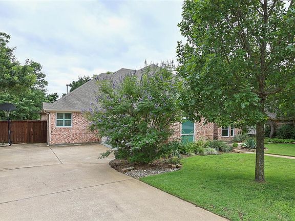 3rd image of 404 Palmetto Dr