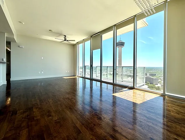 610 E Market St #2601 — Photo 7