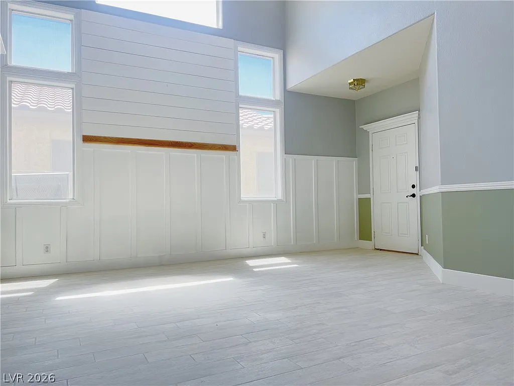 3 bed, 2.5 bath, 2005 sqft, $2,399 — Photo 4