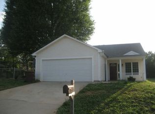 3 Franklinwood Dr, Greensboro, NC 27401