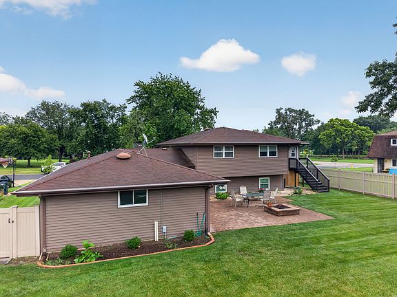 3rd image of 103 Deerpath Dr