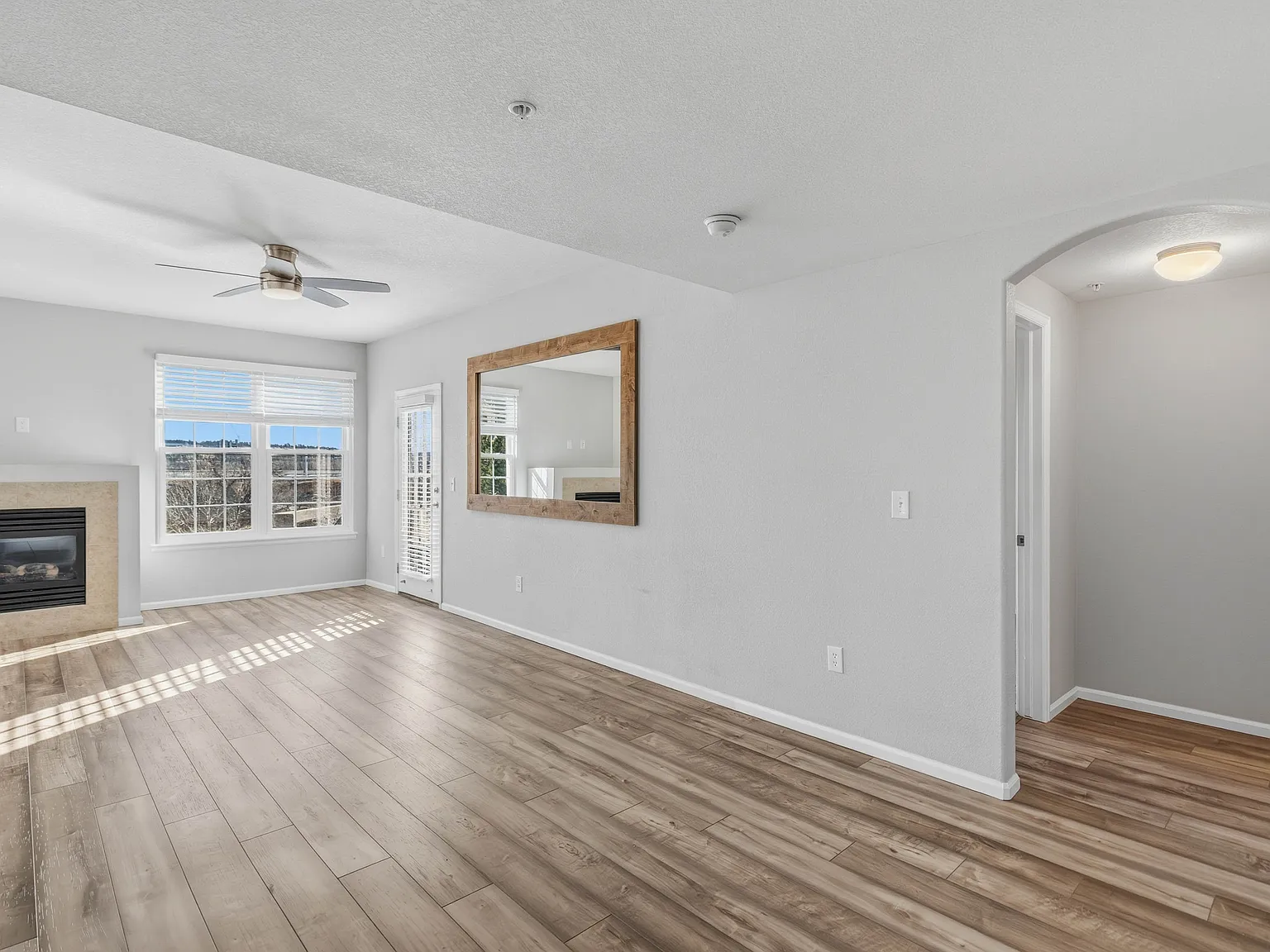 2 bed, 1180 sqft, $2,350 — Photo 3