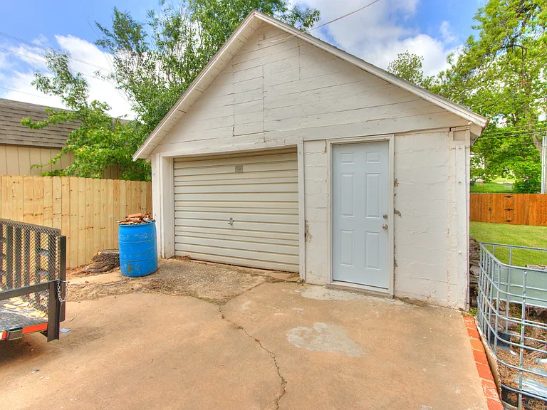 Garage/Shed