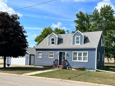 27 9th Ave, Minnesota Lake, MN, 56068