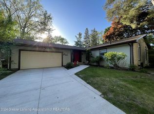 3911 Sandlewood Dr, Okemos, MI 48864