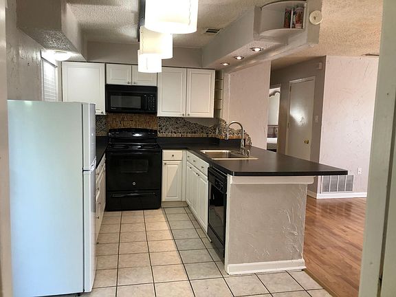 5th image of 223 Teakwood Dr