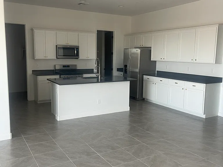 22828 N Bolivia St — Photo 2