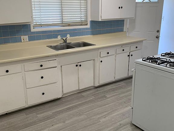 4th image of 8154 Sepulveda Pl #3