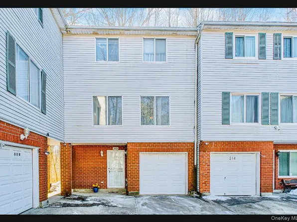 212 ilyssa way, Staten Island, NY 10312