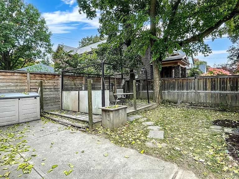 114 Colin Ave — Photo 46