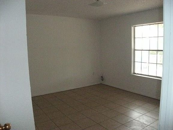 4th image of 10808 Aquamarine St