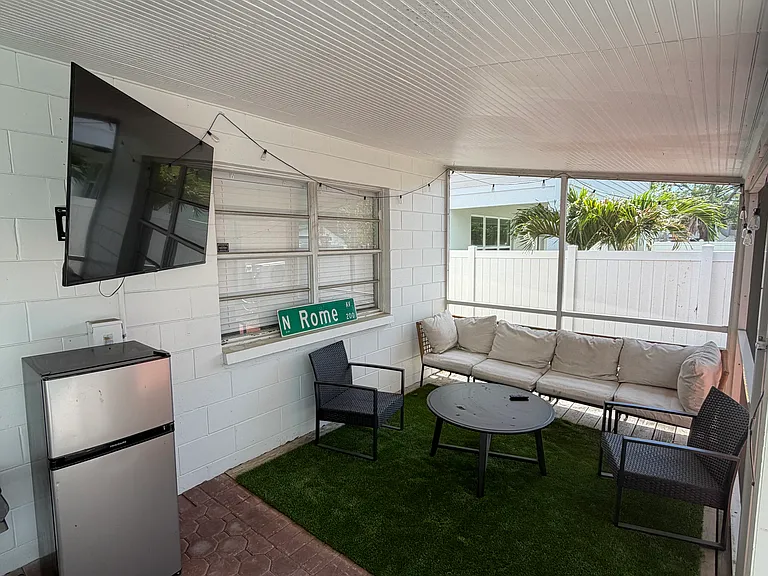 206 N Beverly Ave — Photo 15
