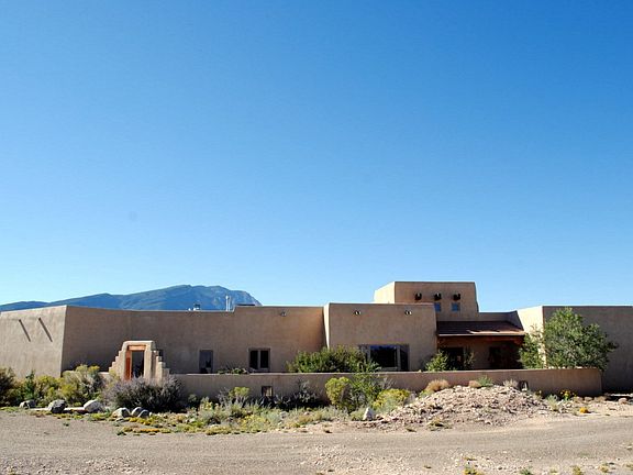 2nd image of 5 Desert Flower Ct
