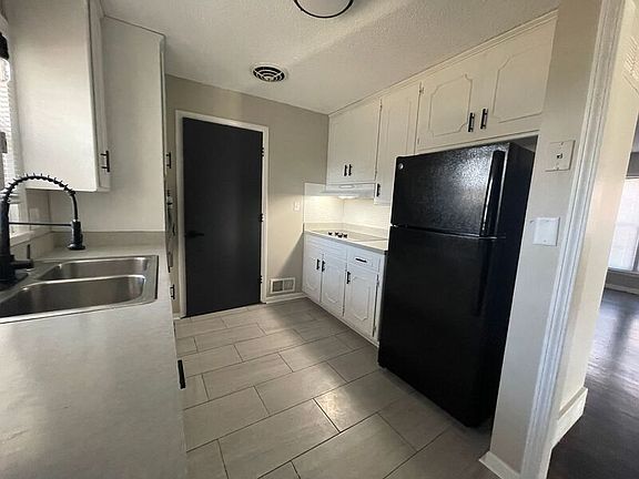 4th image of 7318 Newton Dr