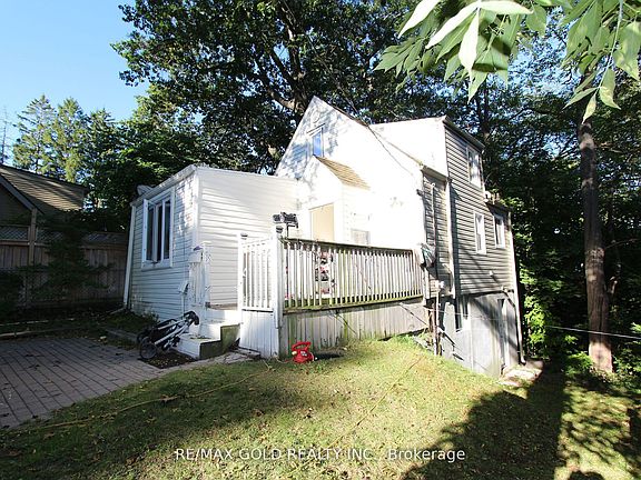 2nd image of 961 Lakeshore Rd W