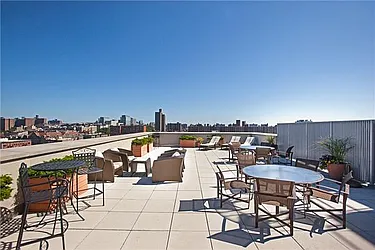 Rented by Space Marketing Shop