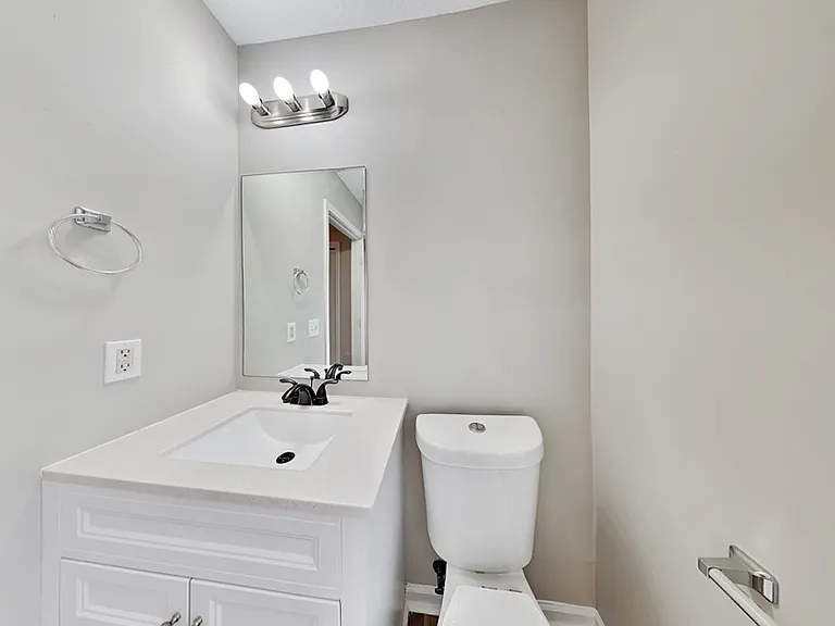 729 Cooper St SW — Photo 12