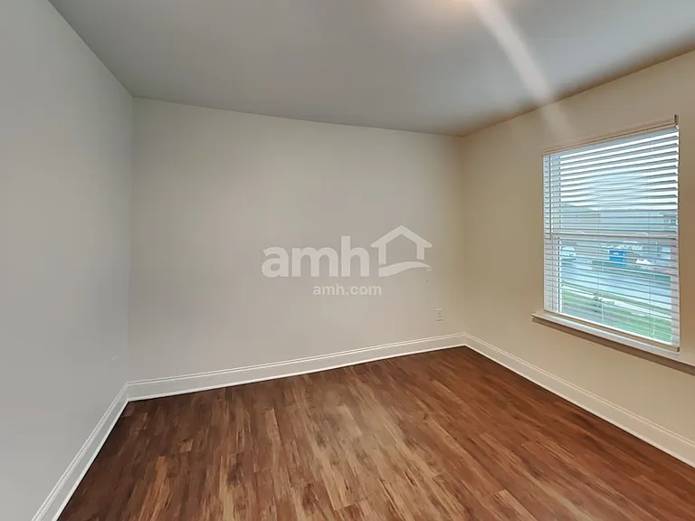 3880 Chivalry Dr — Photo 18