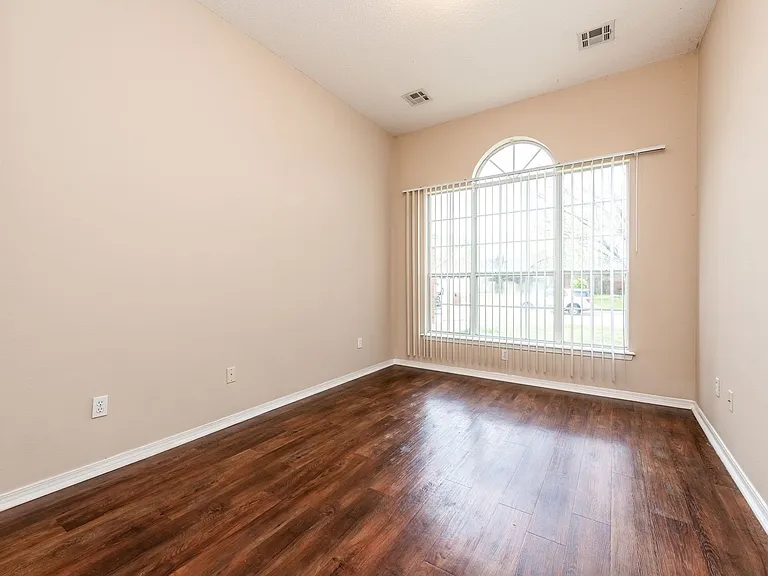 3909 SW Cherry Rd — Photo 10