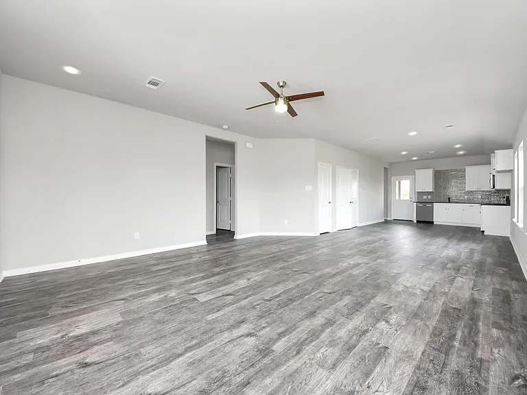 688 Swallow Dr — Photo 13