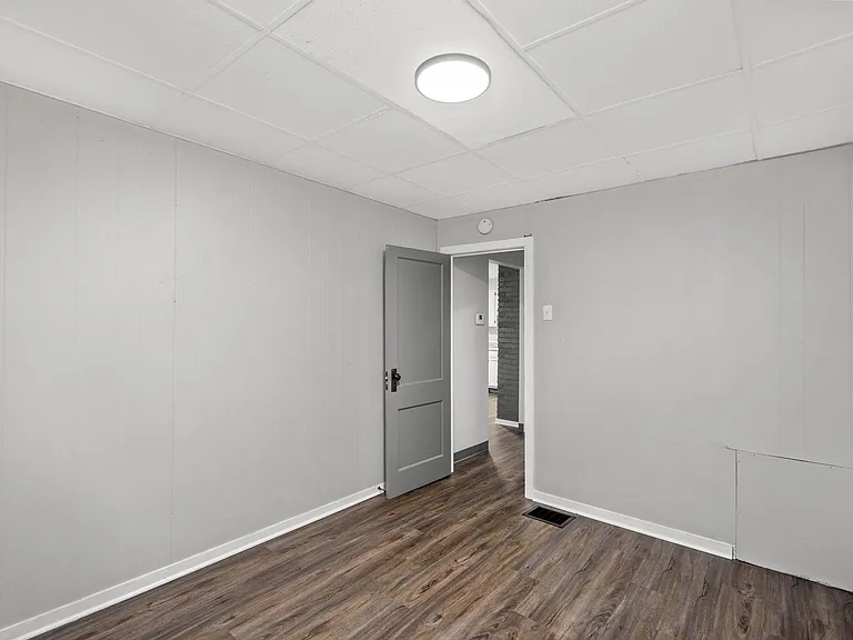 361 Vine St — Photo 16