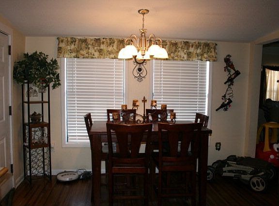4th image of 212 Bowman St