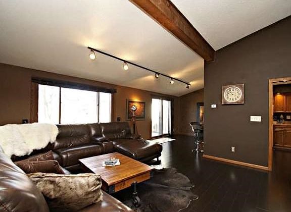 Living room - stunning - bamboo flooring