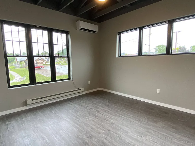 1 BR|1B|100 Irvin St.|Bedroom