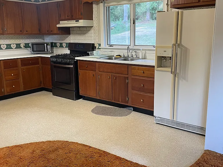 664 Evergreen Dr — Photo 5