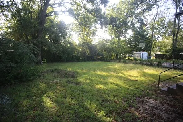 626 N Moore Rd — Photo 2