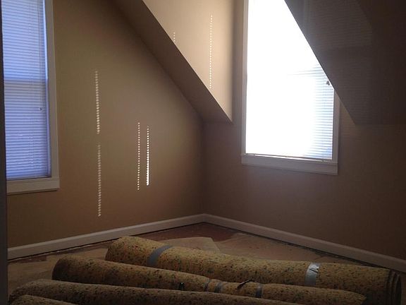 2nd image of 627 Poplar St APT C