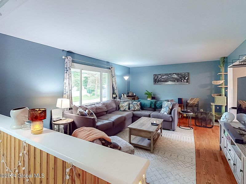 2nd image of 1 Panarama Court