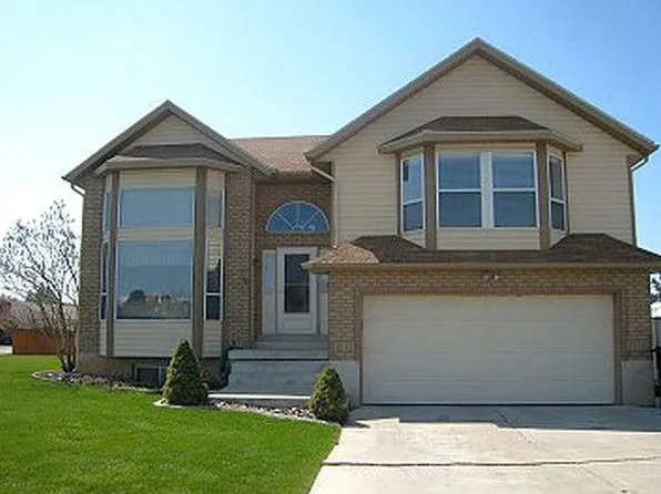 2105 W 5200 S, Roy, UT 84067