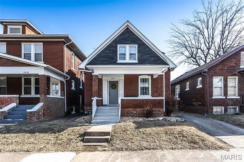 2456 Delmar Ave photo 1