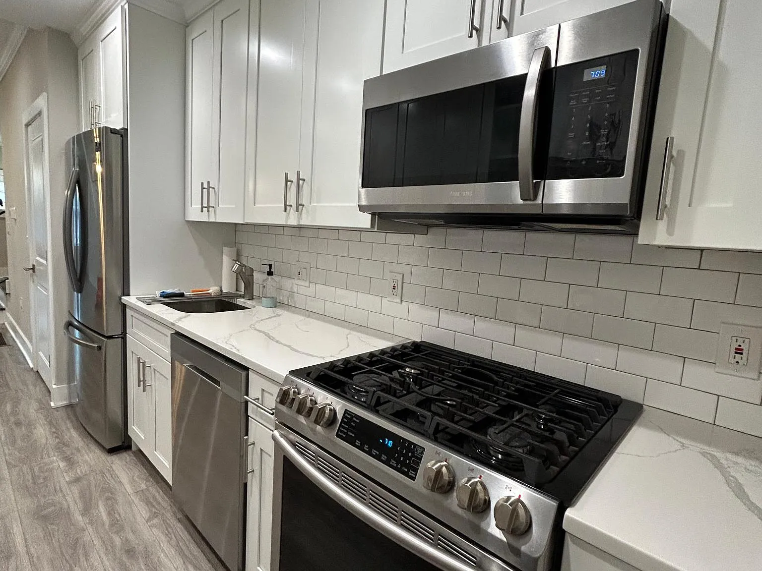 3 bed, 1200 sqft, $2,400 — Photo 4