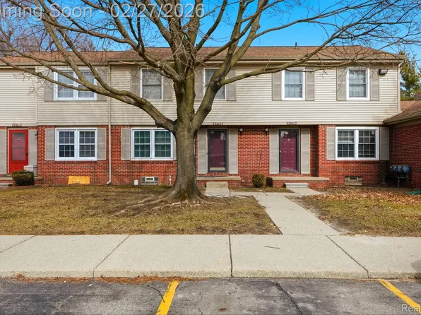 24762 Bashian Dr, Novi, MI 48375