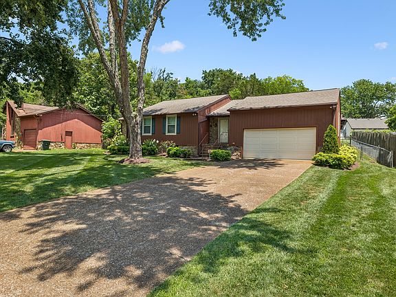 3rd image of 653 Mercer Dr