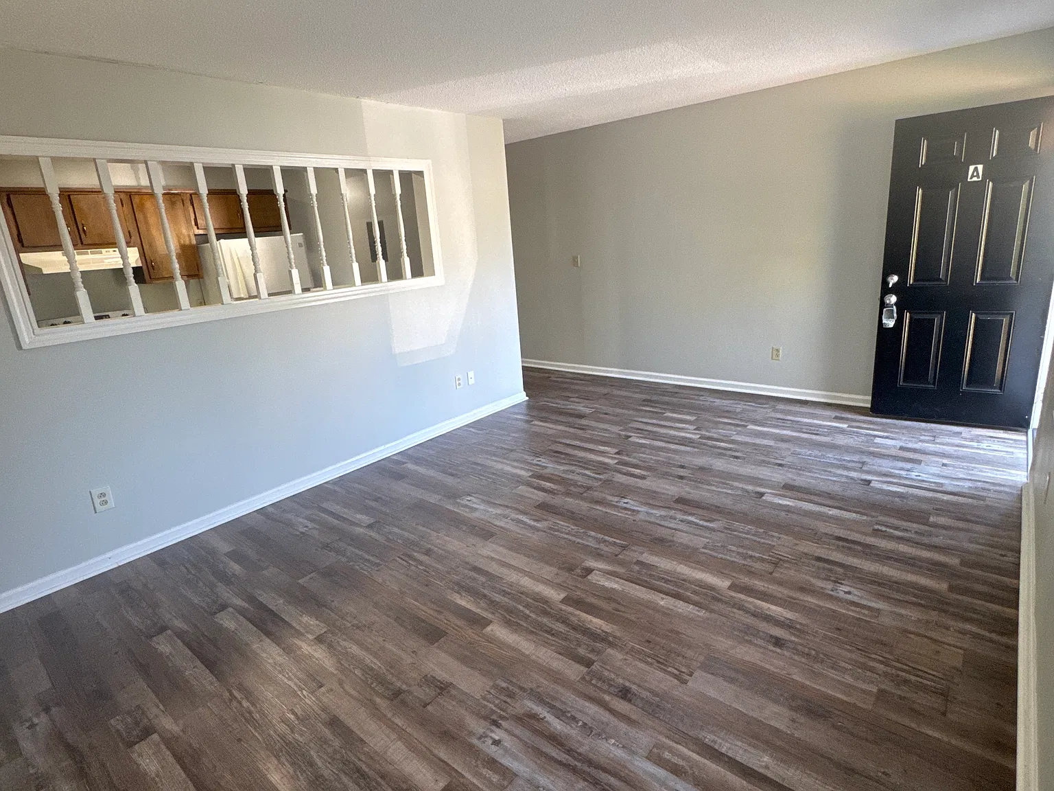 2 bed, 1081 sqft, $1,300 — Photo 3