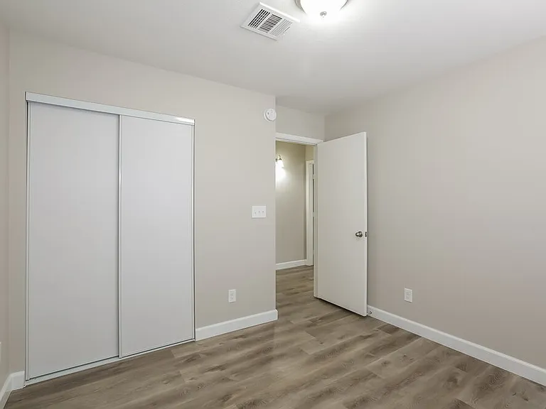 162 Mirador St — Photo 13