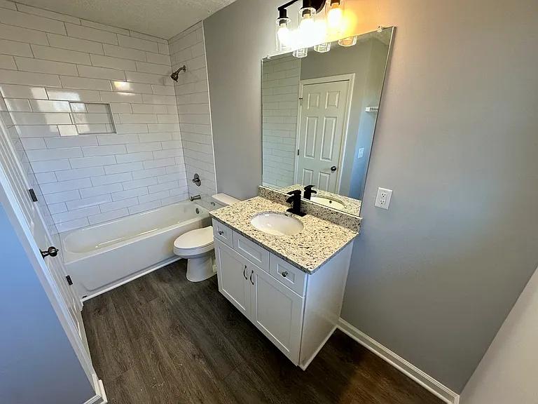 450 Camp Creek Cir #F — Photo 5