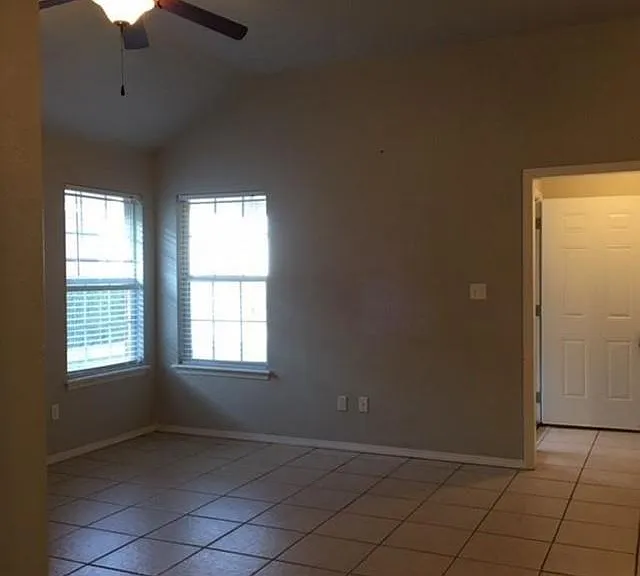 2511 W Oklahoma Ave — Photo 3