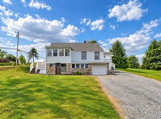 805 Meadowbrook Rd, Trafford, PA 15085
