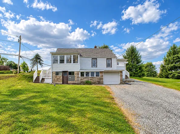 805 Meadowbrook Rd, Trafford, PA 15085