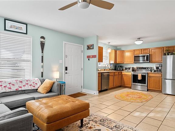 3rd image of 42286 Andrea Ln