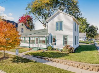 561 Sumner St, Genoa City, WI 53128