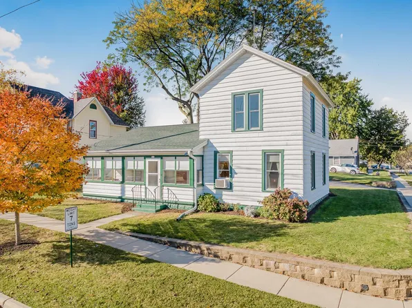 561 Sumner STREET, Genoa City, WI 53128